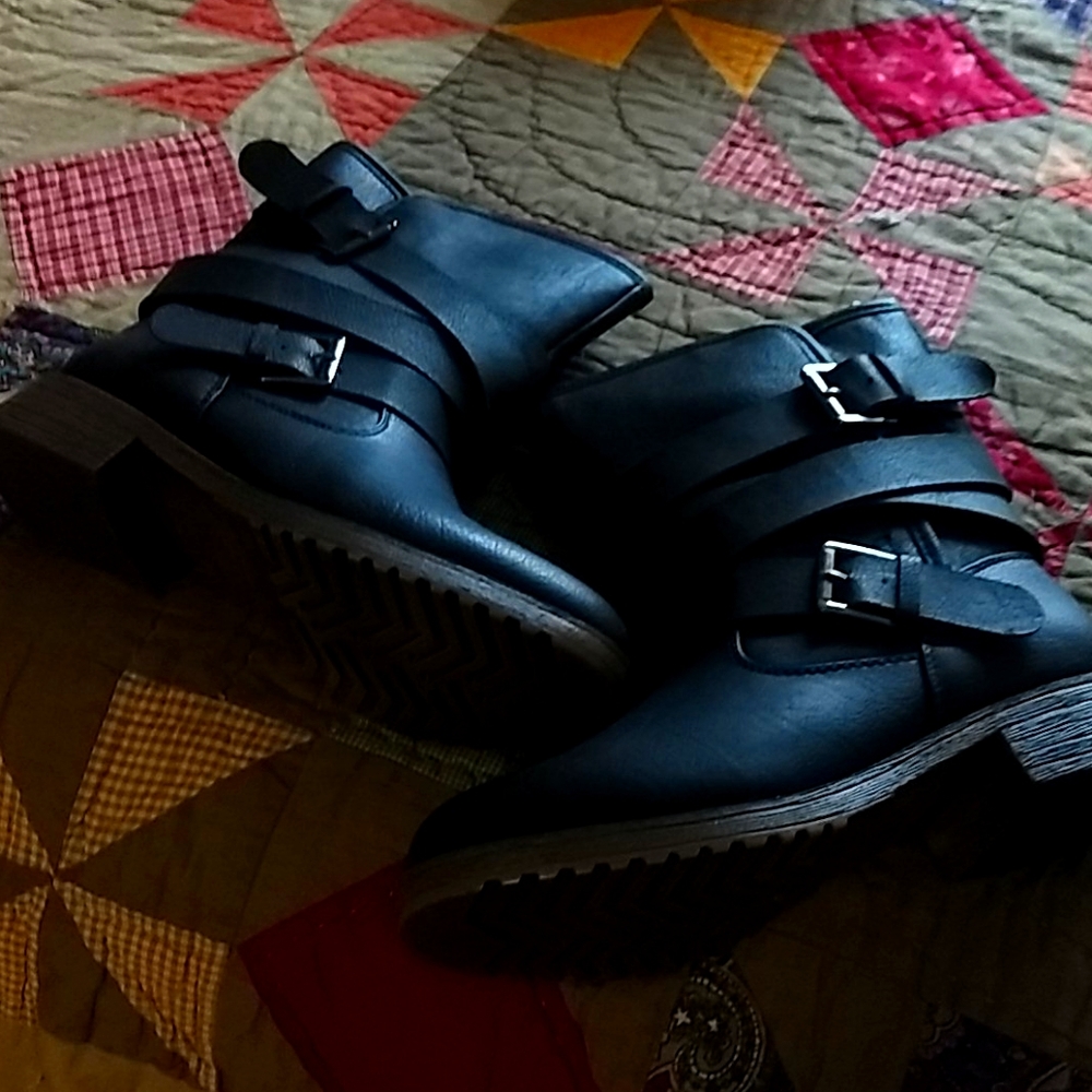 Black Boots